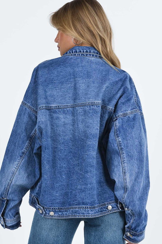 Veste en jean ample bleue avec poches poitrine et épaules tombantes