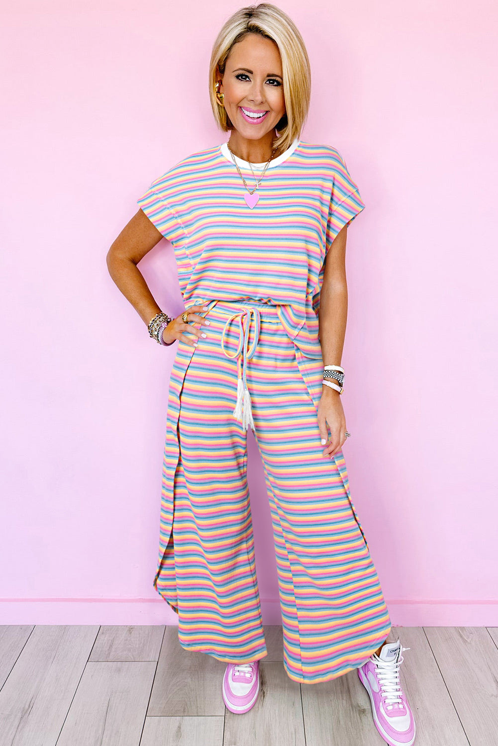 Stripe rayo arcoiris tee camada con borde de pantalones de pierna ancha set