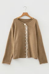 Cardigan ample beige foncé boutonné à volants et bordure en dentelle