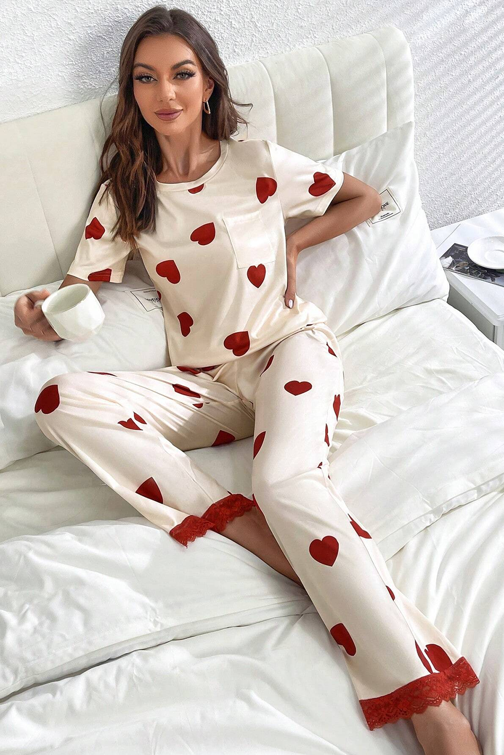 Weiße Valentines Herzdruck Spitze Saum Tee Hosen Pyjama Set