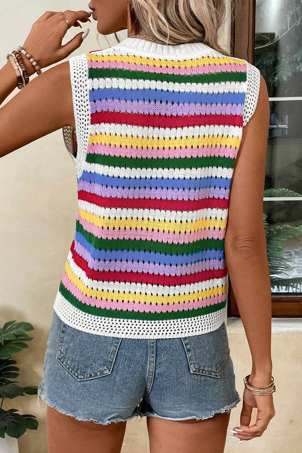 Gilet pull slim à œillets en tricot à rayures multicolores