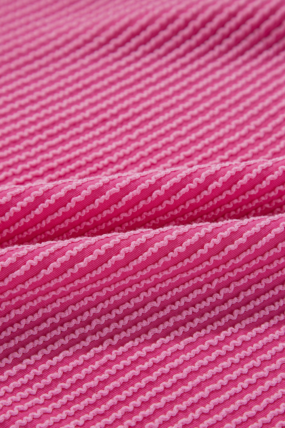 Chemisier babydoll rose vif à col en V et manches bulles-A WOMAN WE LOVE