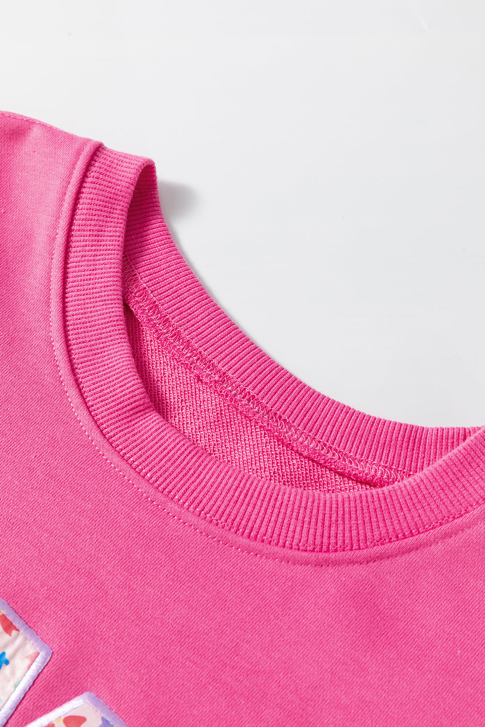 Sudadera gráfica bordada mama floral rojo rosa