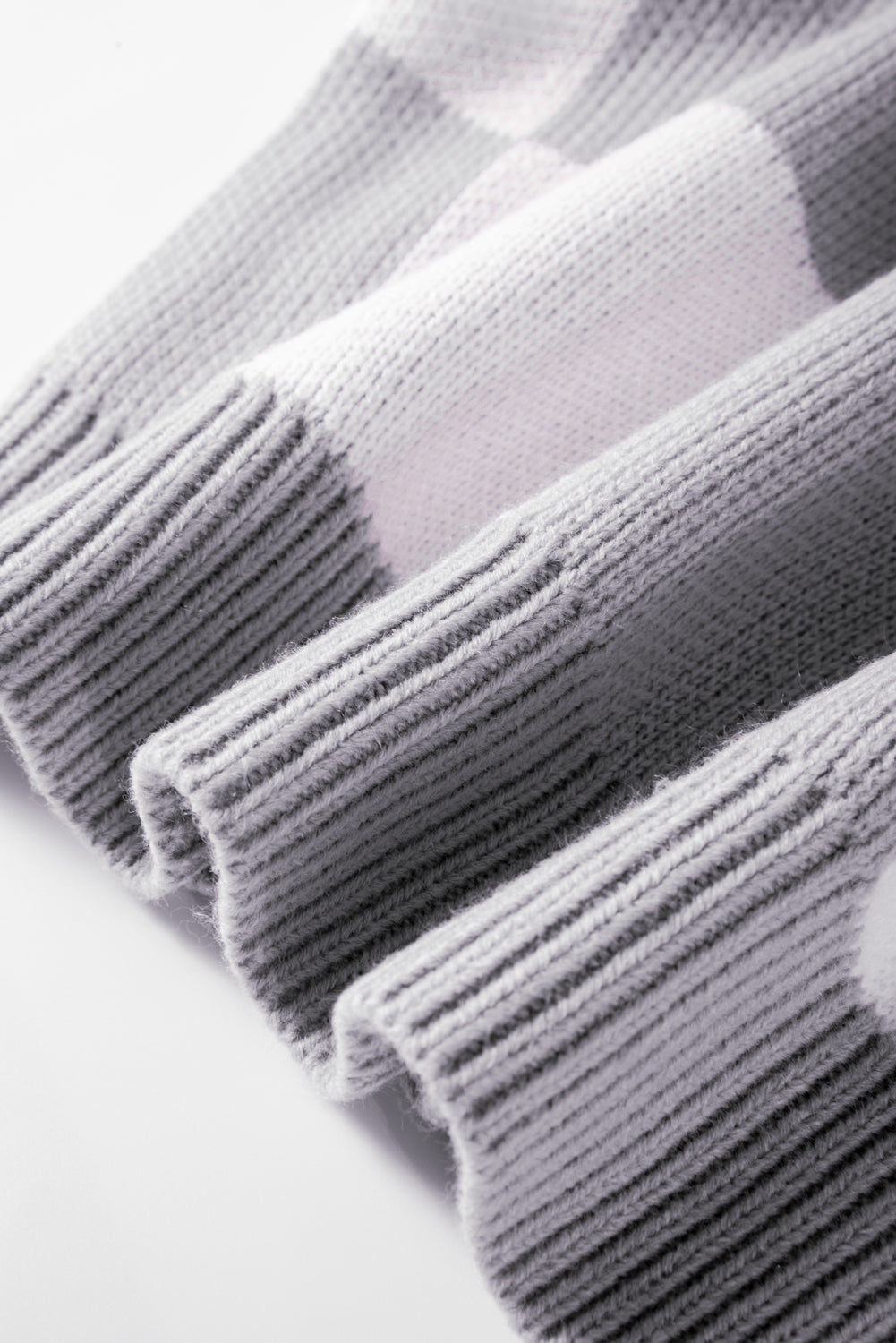 Gray sweater checkered and bishop sleeves