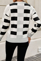 Black sweater with ribbed tiles and edges *