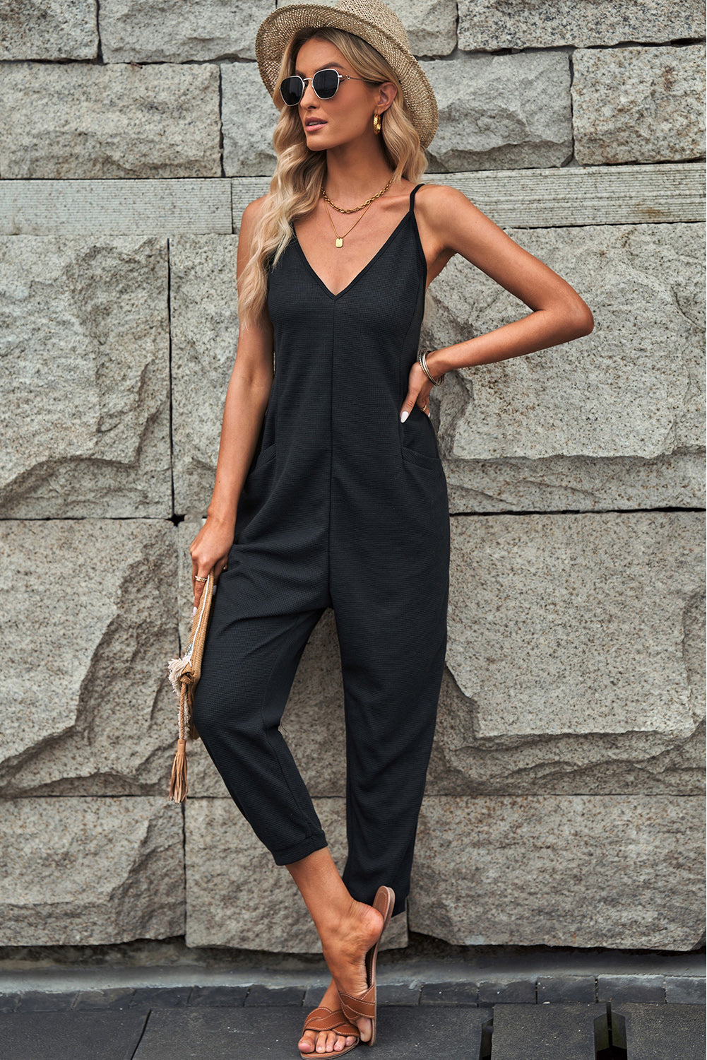 Jumpsuit informal de bolsillo de bolsillo con cuello en V con cuello en V negro con cuello