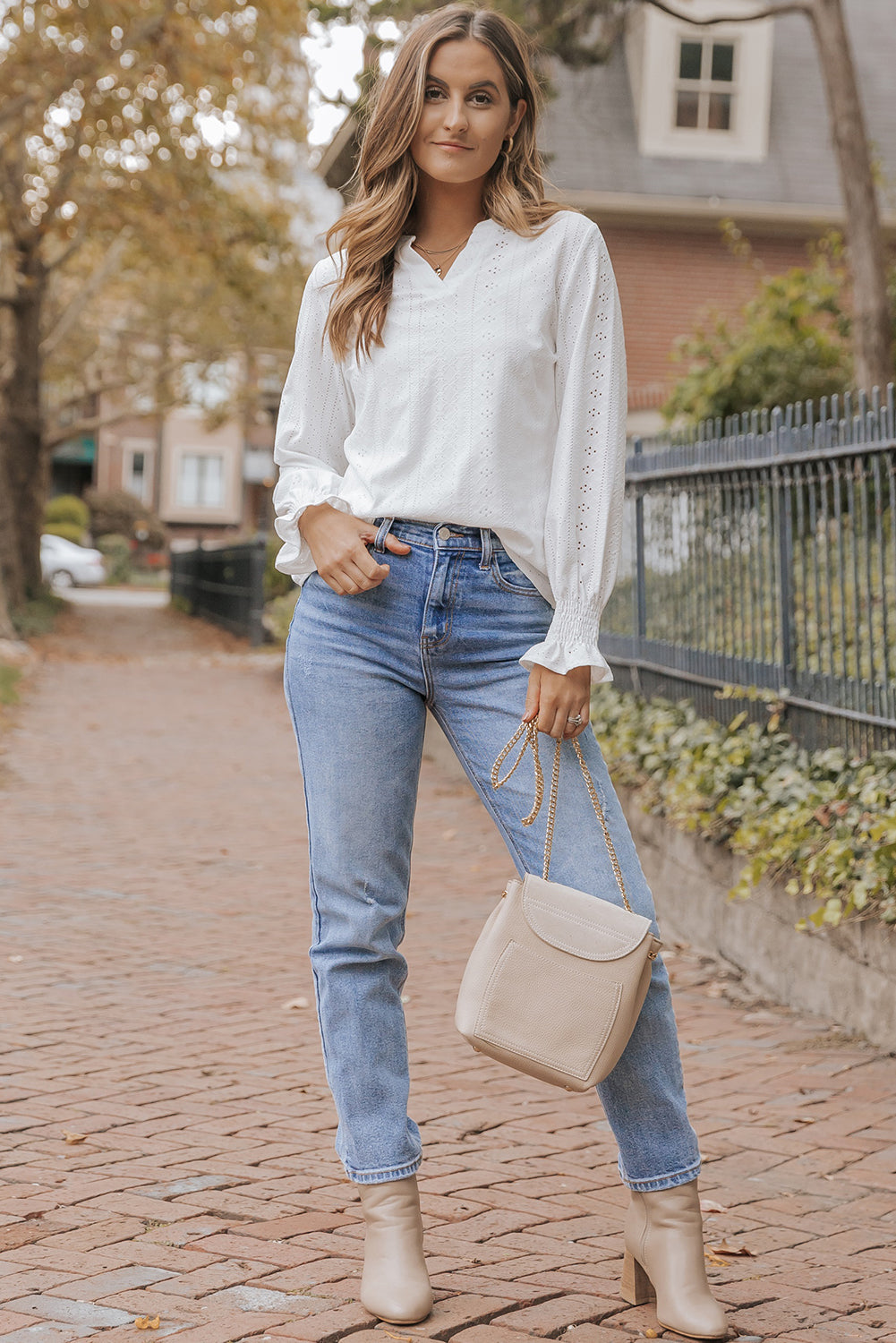 Blouse ample texturée blanche à col fendu