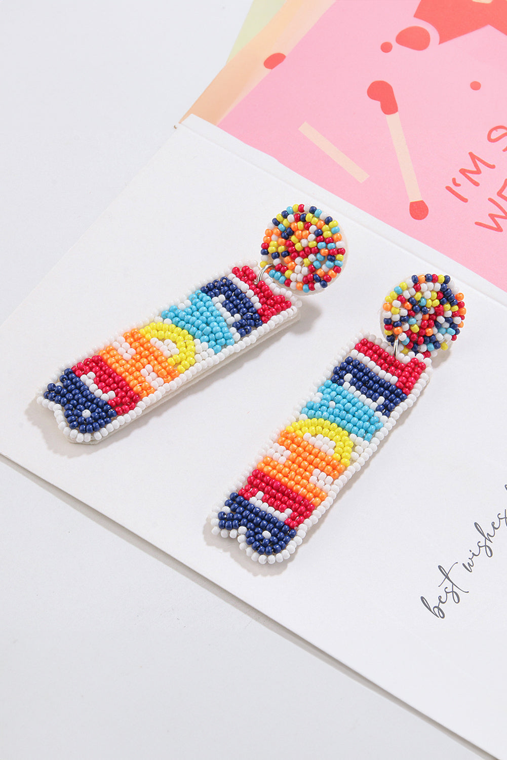 Boucles d'oreilles pendantes en perles de riz TEACHER blanches-A WOMAN WE LOVE