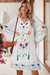Mini-Robe with floral print and pompom style bohemian *