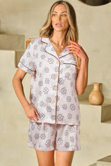 Ensemble pyjama short beige imprimé fleuri-A WOMAN WE LOVE