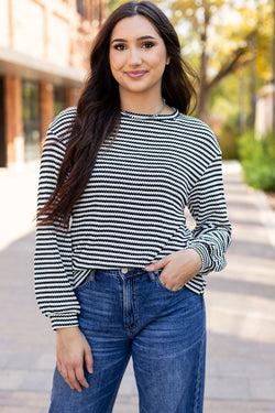 Black striped top and round neck *