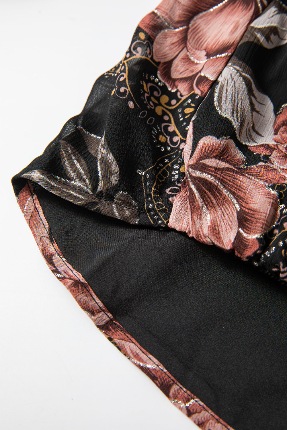 Chemisier noir imprimé floral croisé à col en V et manches ballon-A WOMAN WE LOVE