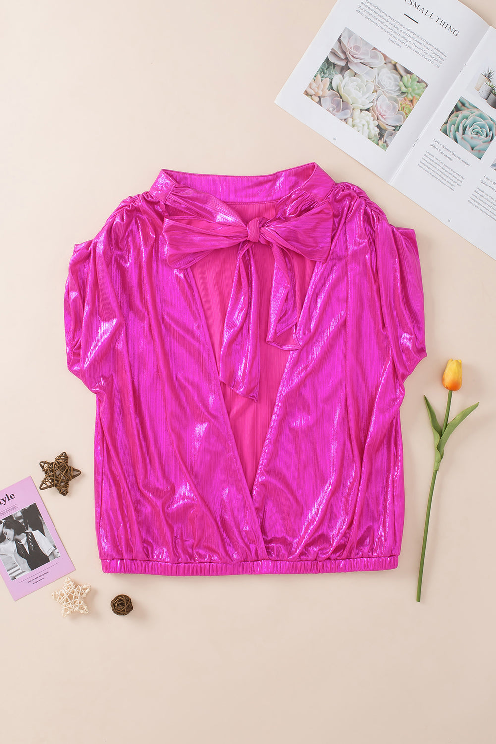 Maniche arricciate rosa brillante blusa senza schienale annodata