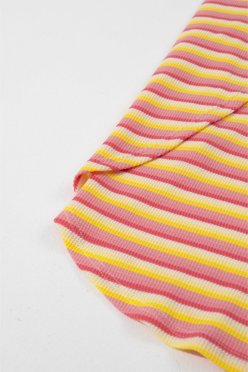 Stripe amarillo Rainbow Tee Tasseled String de pierna ancha Pantalones Set