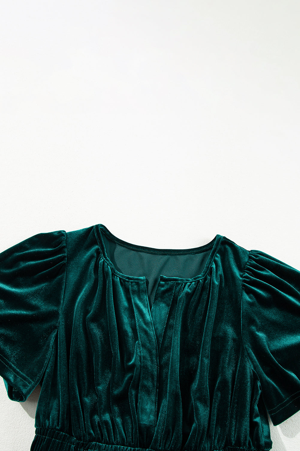 Robe longue Evergreen en velours à manches courtes et taille froncée à plusieurs niveaux