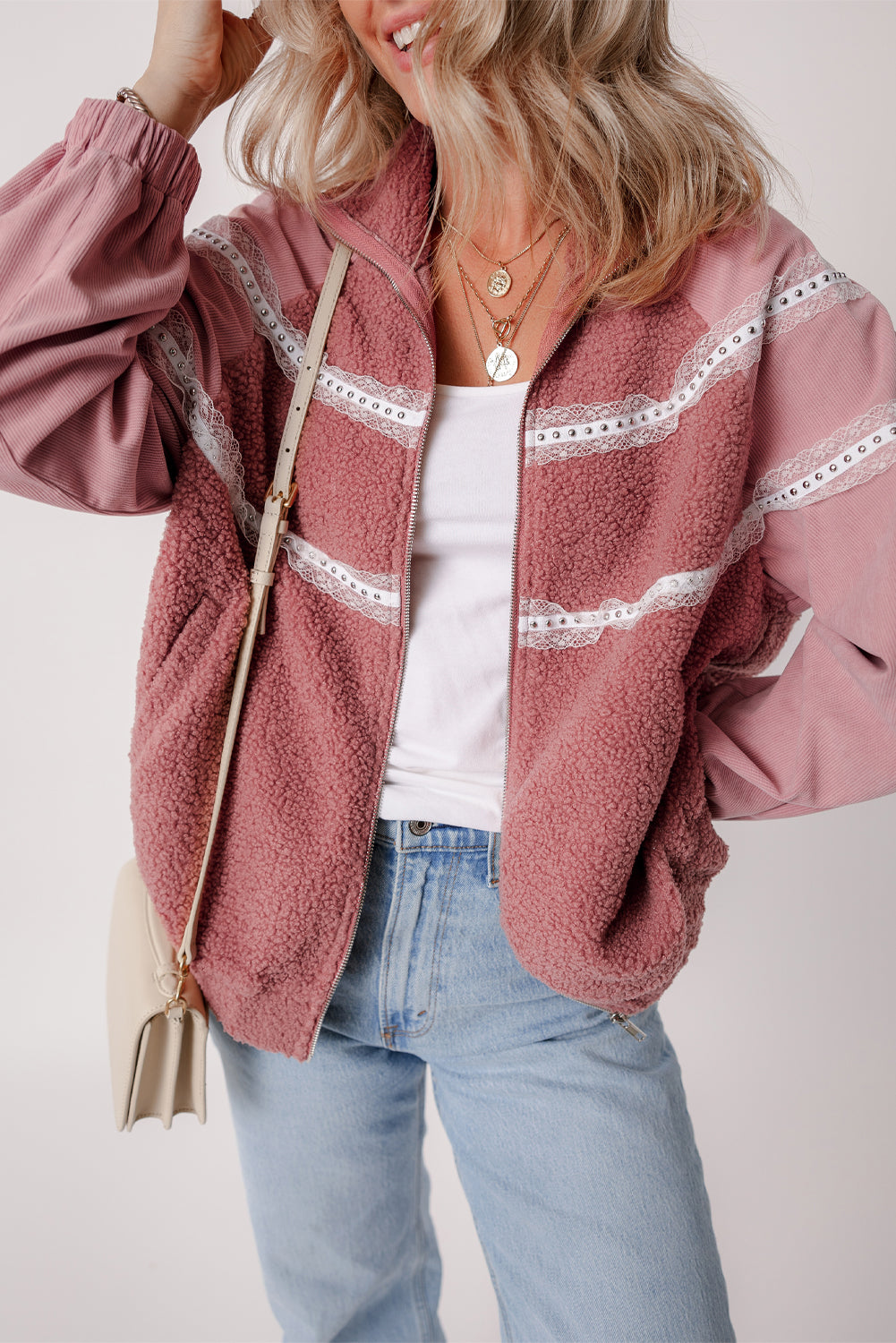 Rose - Veste zippée en sherpa patchwork en dentelle avec poignets élastiques et fermeture éclair