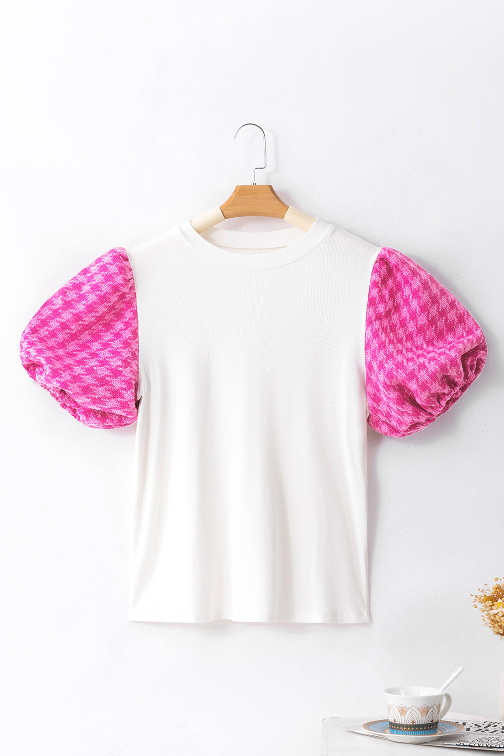 White top with puffy sleeve in contrasting tweed