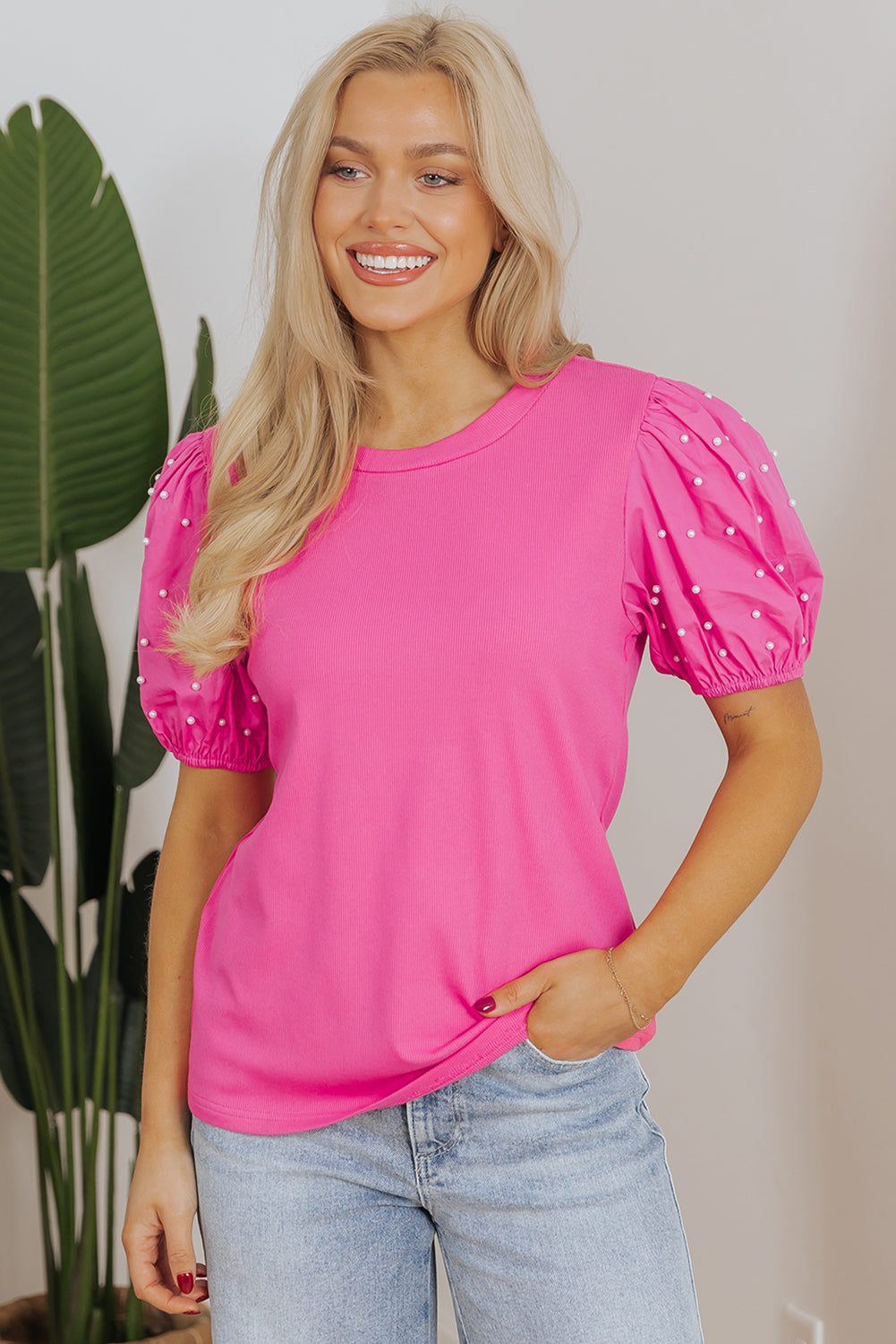Rosa acanalado brillante con mangas y perlas hinchadas *