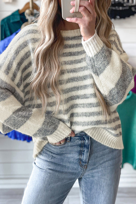 Gray sweater with stripes and drooping shoulders *