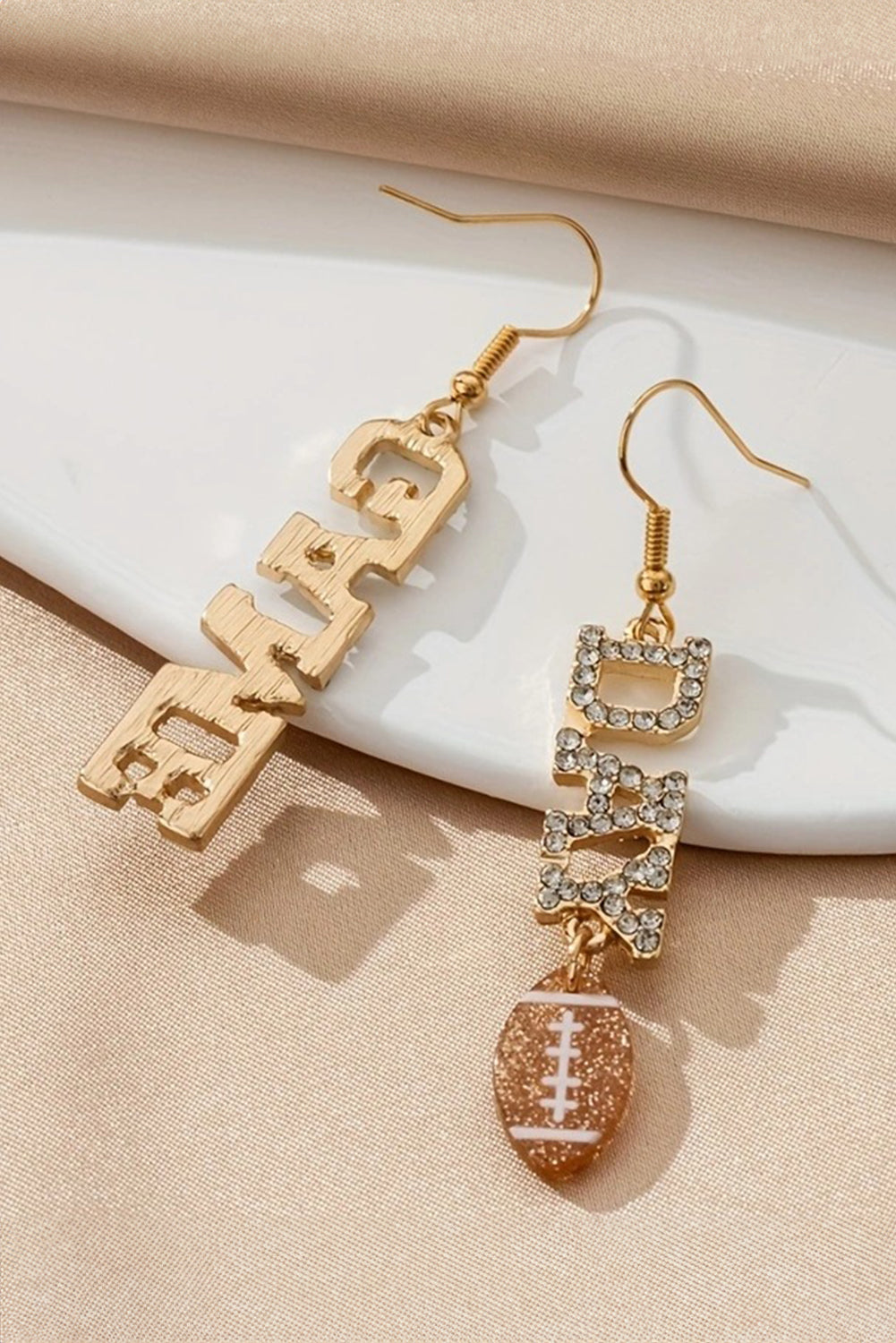 Boucles d'oreilles dorées en strass GAME DAY Rugby Football-A WOMAN WE LOVE