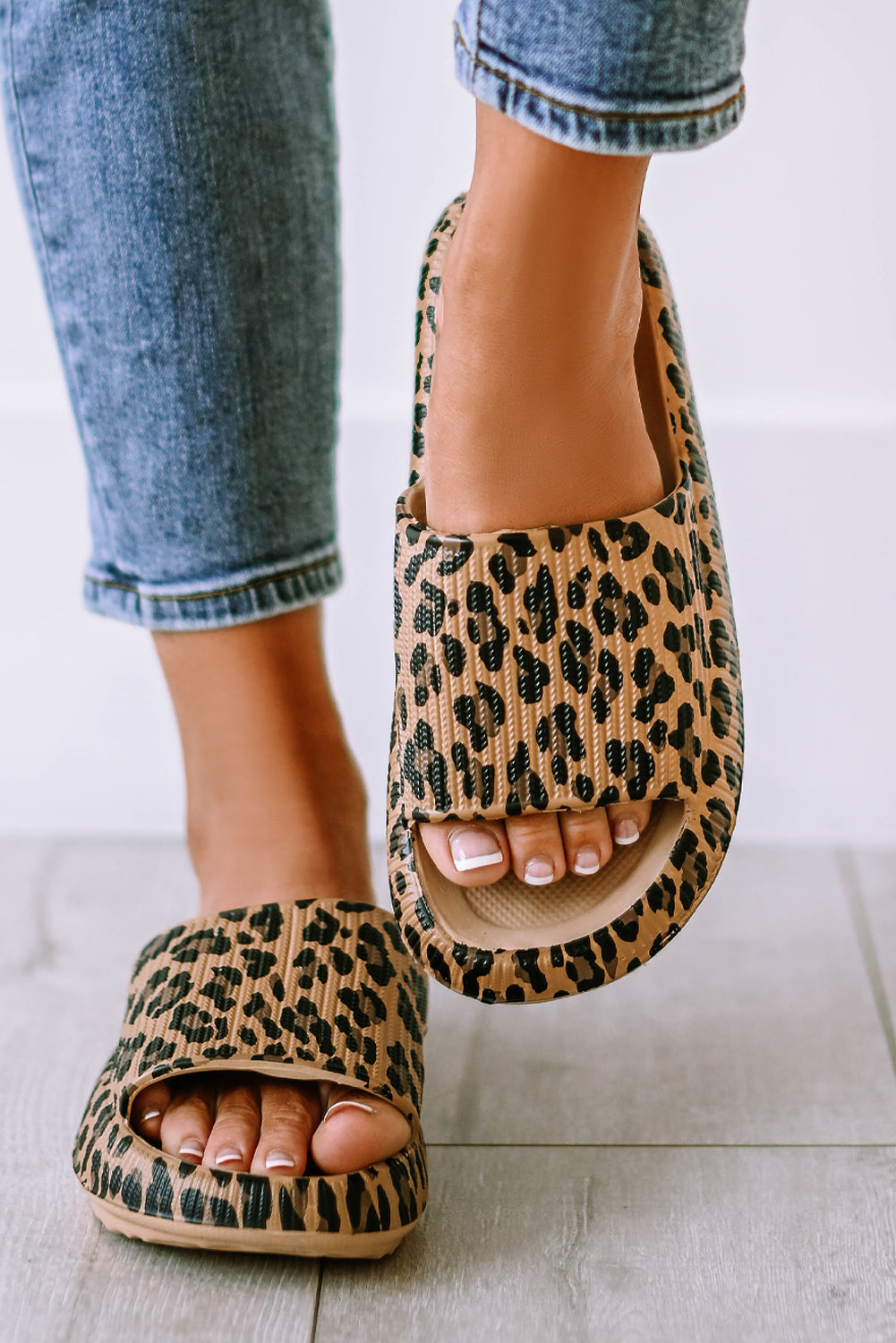 Leopardo Impresión espesa Slip en zapatillas