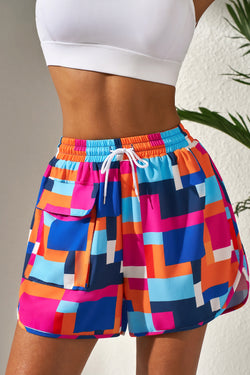 Beach shorts with geometric print *