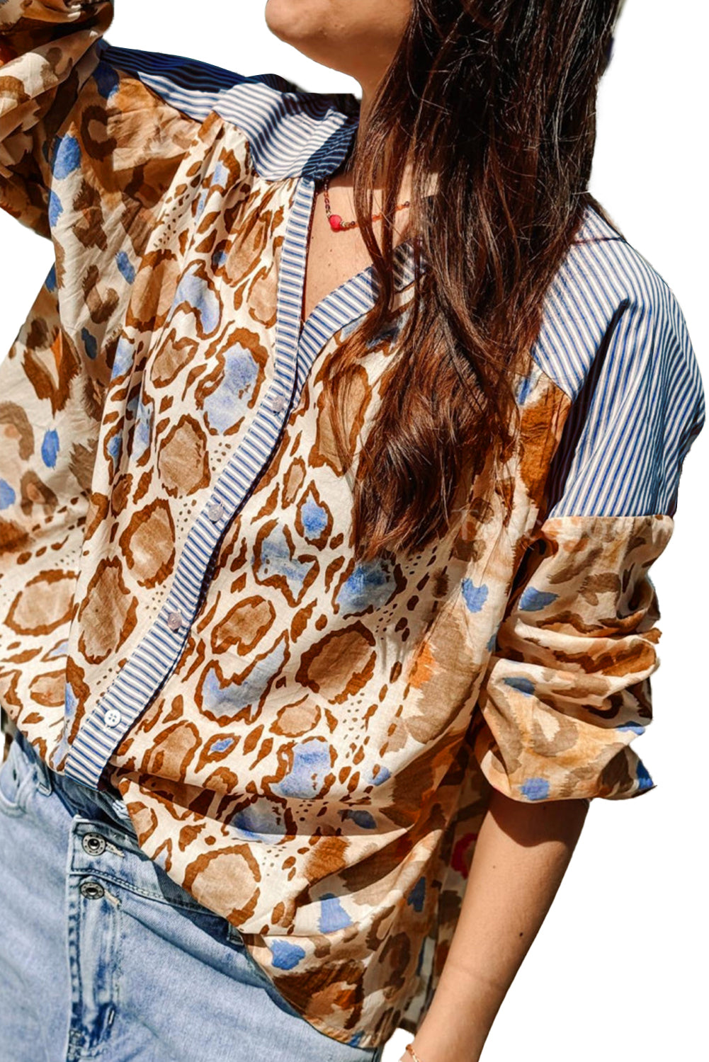 Chemise à col en V en patchwork à rayures léopard colorées beige français clair-A WOMAN WE LOVE