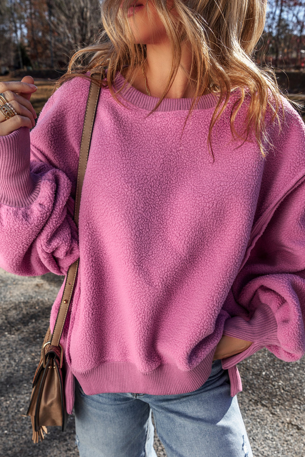 Sudadera de gran tamaño de color rosa sherpa rosa costado