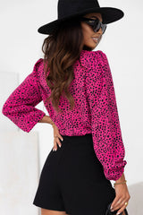 Blouse plissée à imprimé léopard rose avec trou de serrure-A WOMAN WE LOVE