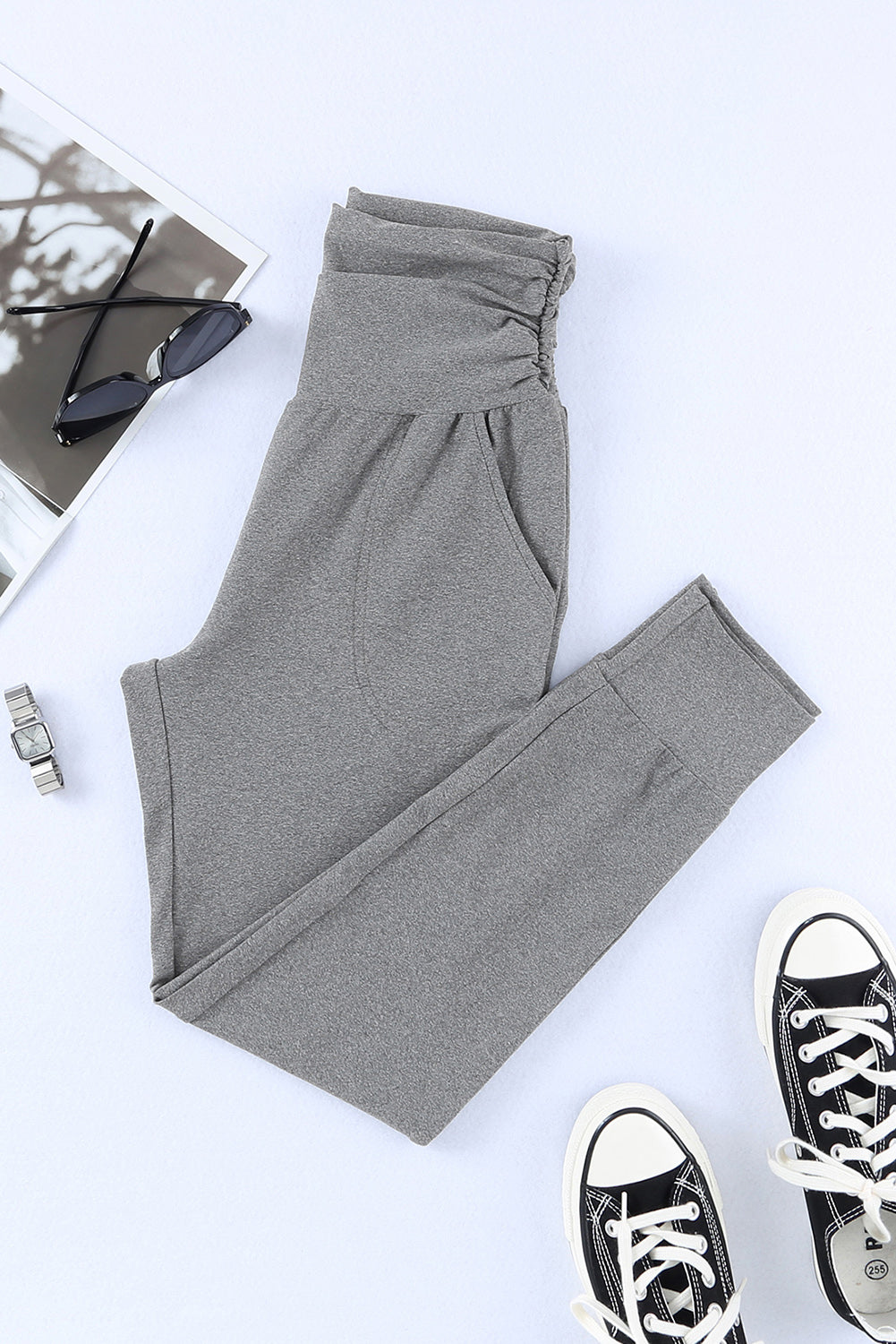 Legging gris taille haute avec poche plissée