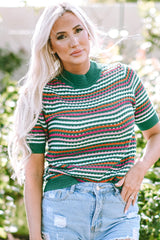 Camiseta tejida con patrón de rayas de color verde oscuro y borde contrastante