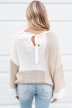 Pull à épaules tombantes en tricot à motif mixte et cravate avec trou de serrure