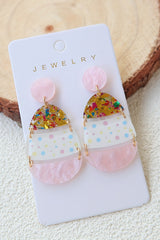 Boucles d'oreilles pendantes roses en forme d'œuf de Pâques imprimées-A WOMAN WE LOVE