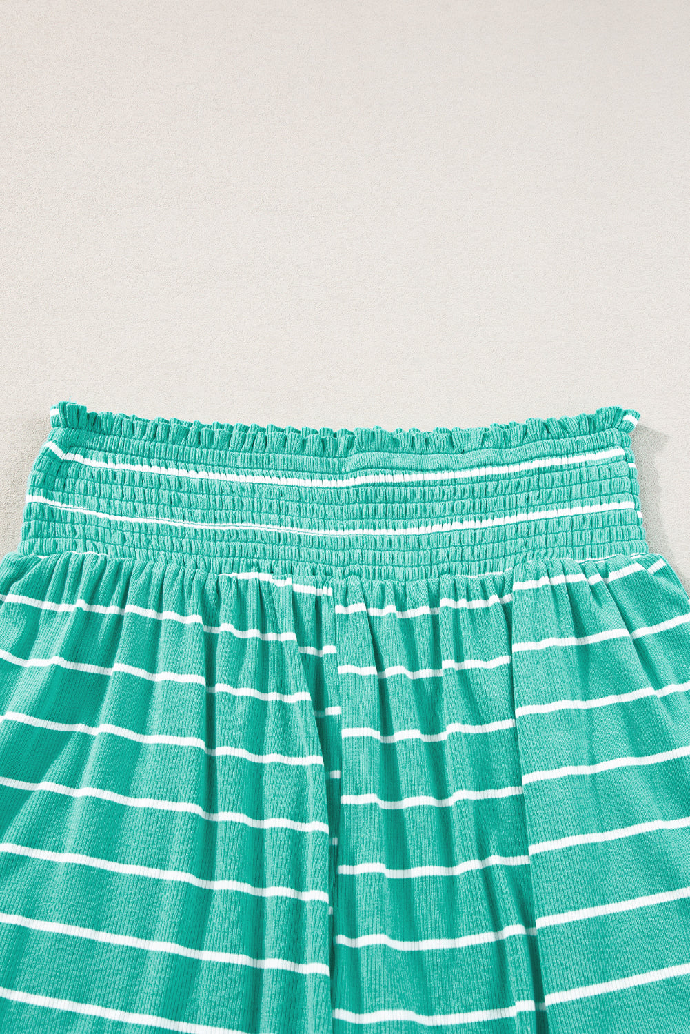 Green Stripe U Neck Crop Cami Cami Top et shorts