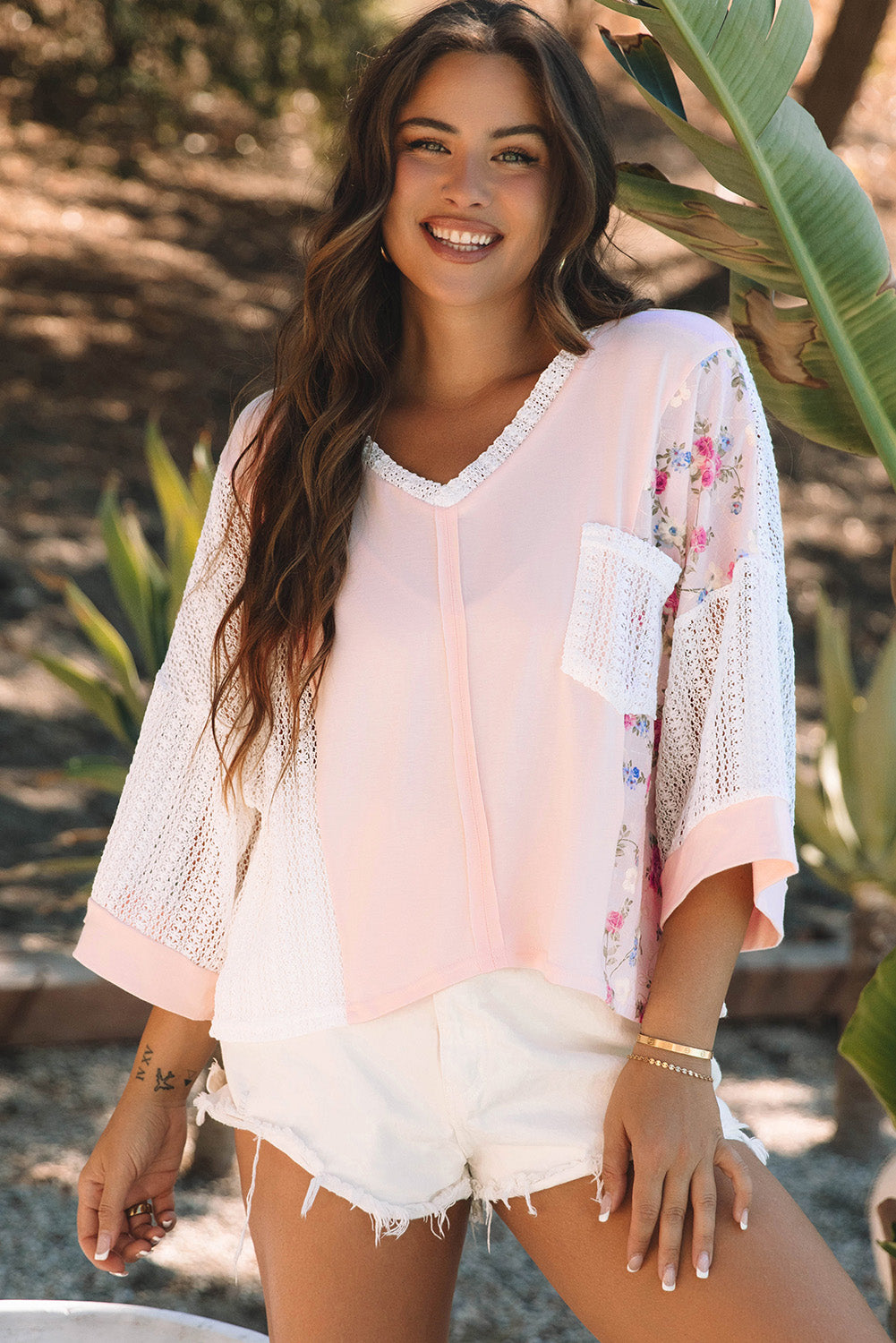 Chemisier à manches chauve-souris en dentelle florale *-A WOMAN WE LOVE