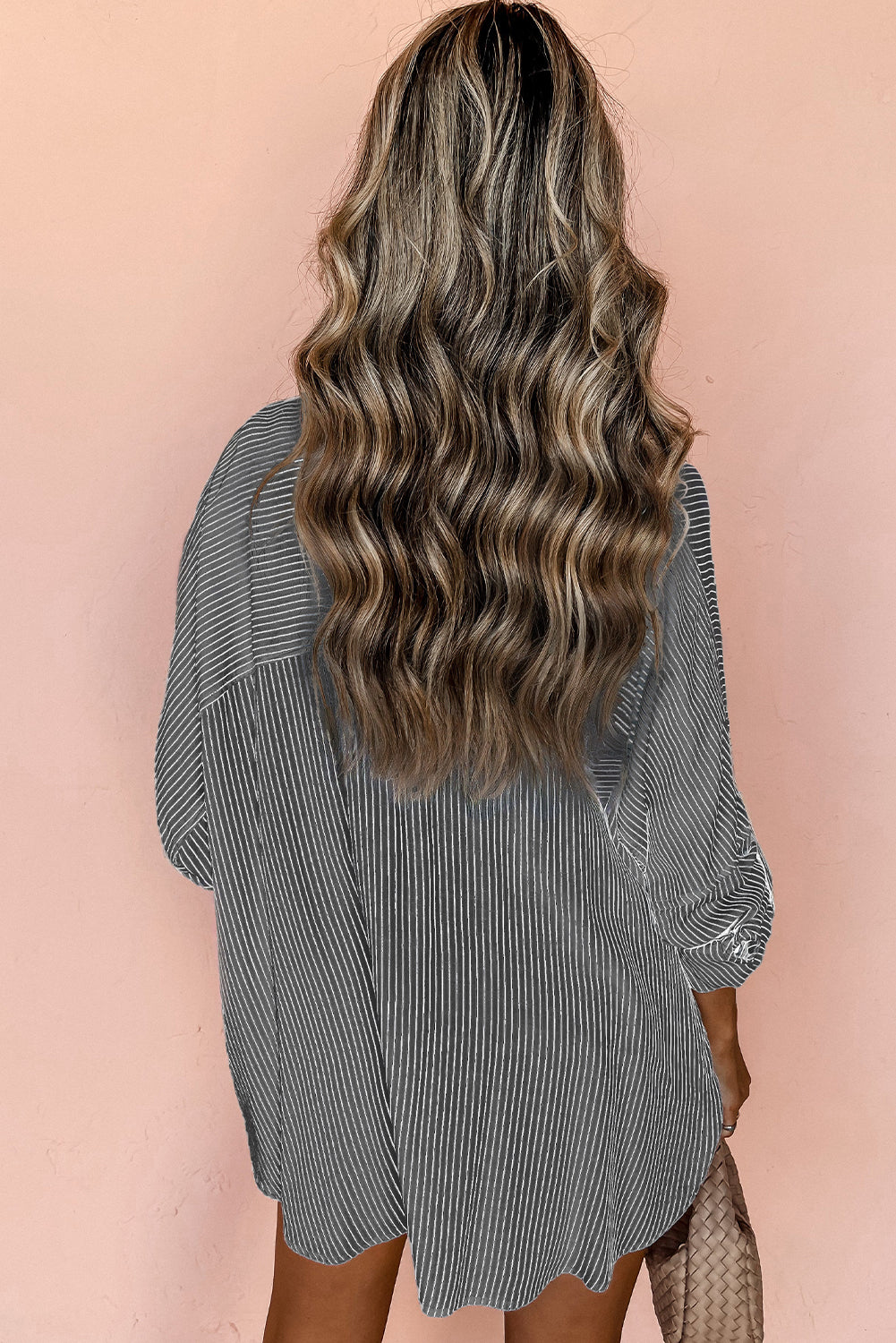 Chemise longue noire avec poches et manches retroussées *-A WOMAN WE LOVE