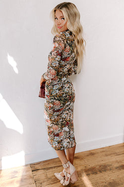 Mid-length dress with floral print and tight amount with long sleeve brown