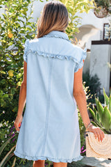 Robe courte en jean bleu à col, bords volantés et poches