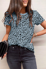 Gray t-shirt with short sleeves and cheetah printed round