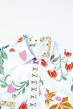 Enjambre blanco con cuello de camisa con bolsillos y cuello dividido con estampado floral