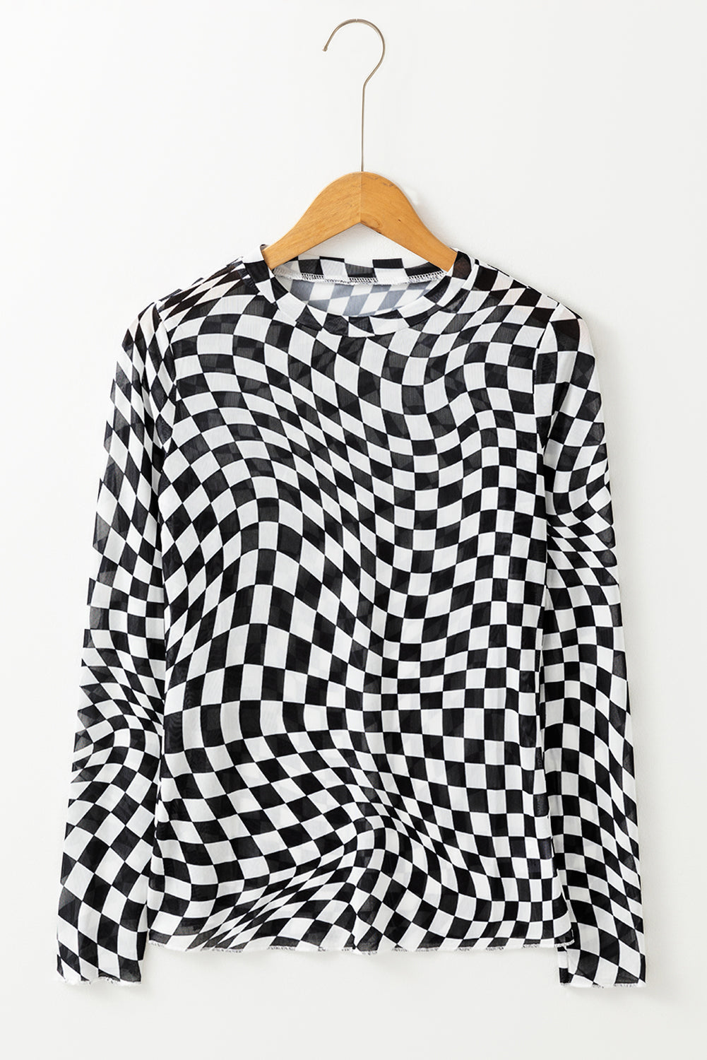 Long -sleeved black top and uphill collar in checkered pattern mesh