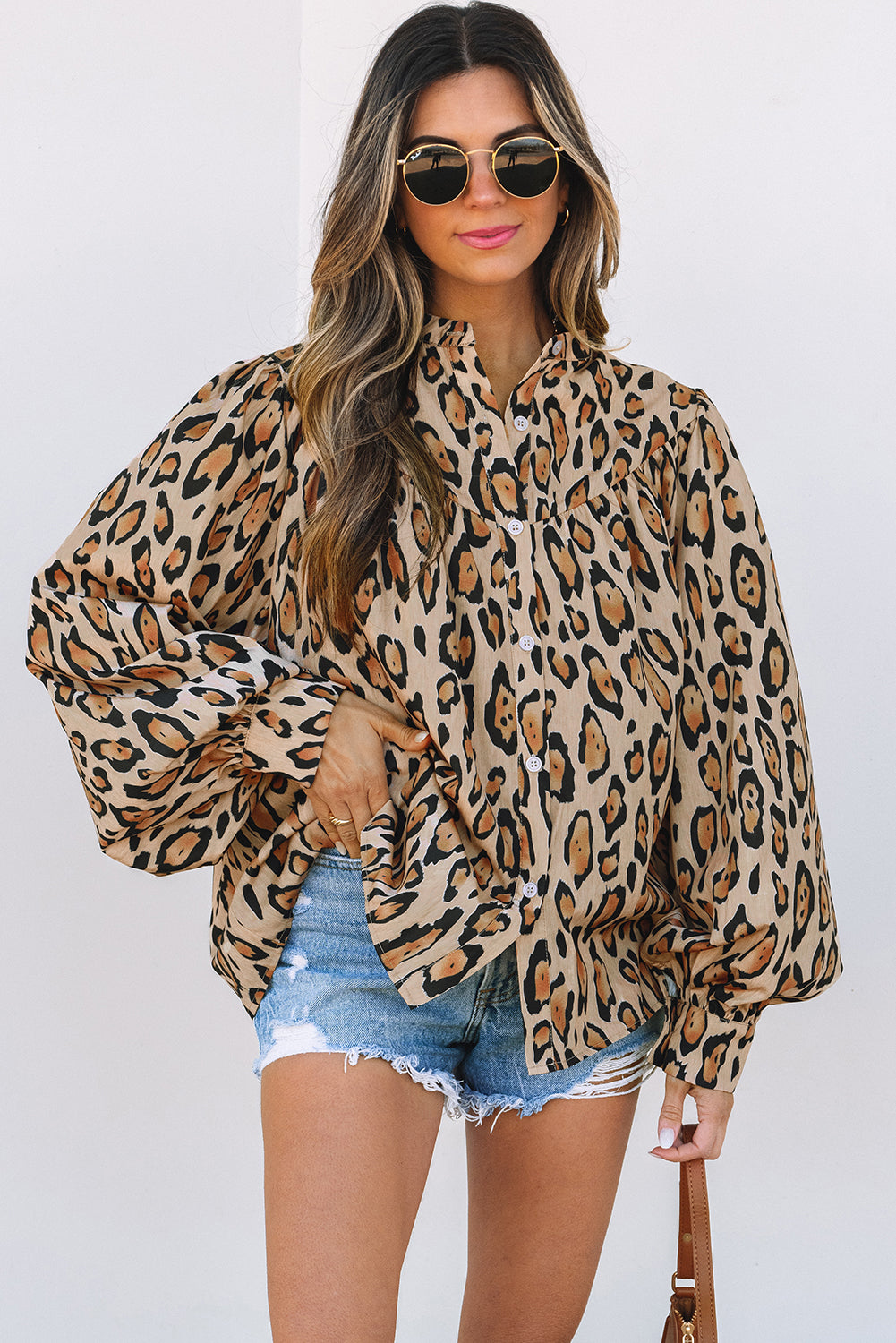 Camisa relajada de gran tamaño beige con estampado de leopardo y mangas de pelota