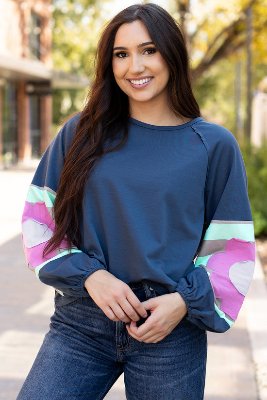 Over-dimensional high with raglan sleeves *