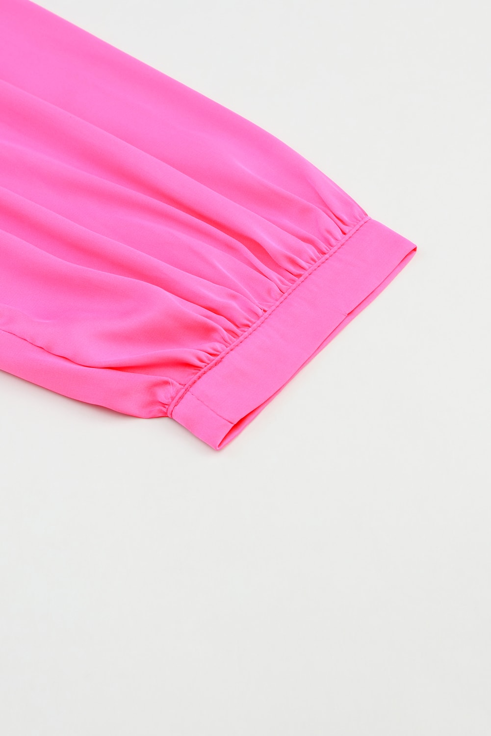 Pink Satin Puff Langarm Crewneck Bluse