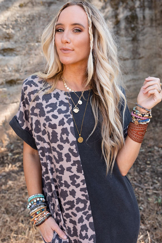 Black leopard t-shirt dress contrast with short sleeves with slits