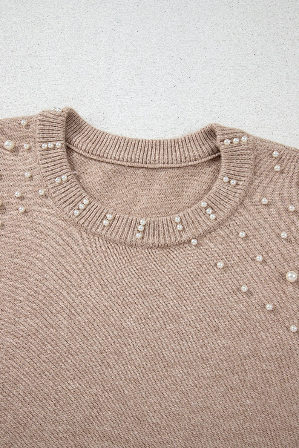 Pull gris fumée à épaules tombantes et perles, grande taille