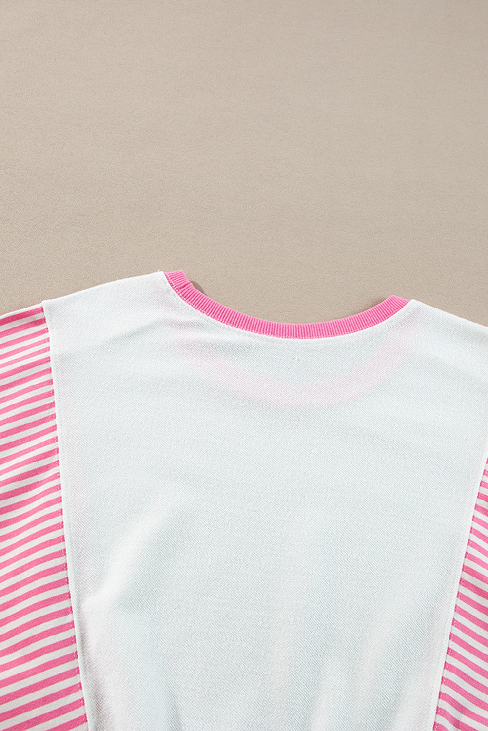 Camiseta dulce con lotes de rosa rosa