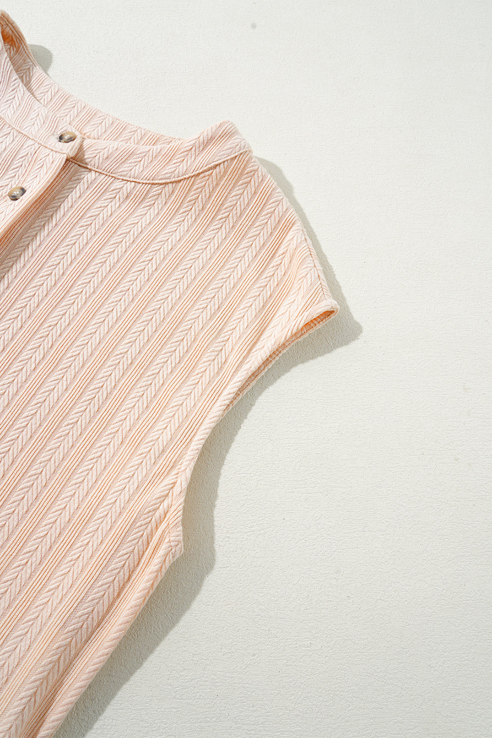 Combinaison sans manches à jambe large boutonnée texturée gris fumée-A WOMAN WE LOVE