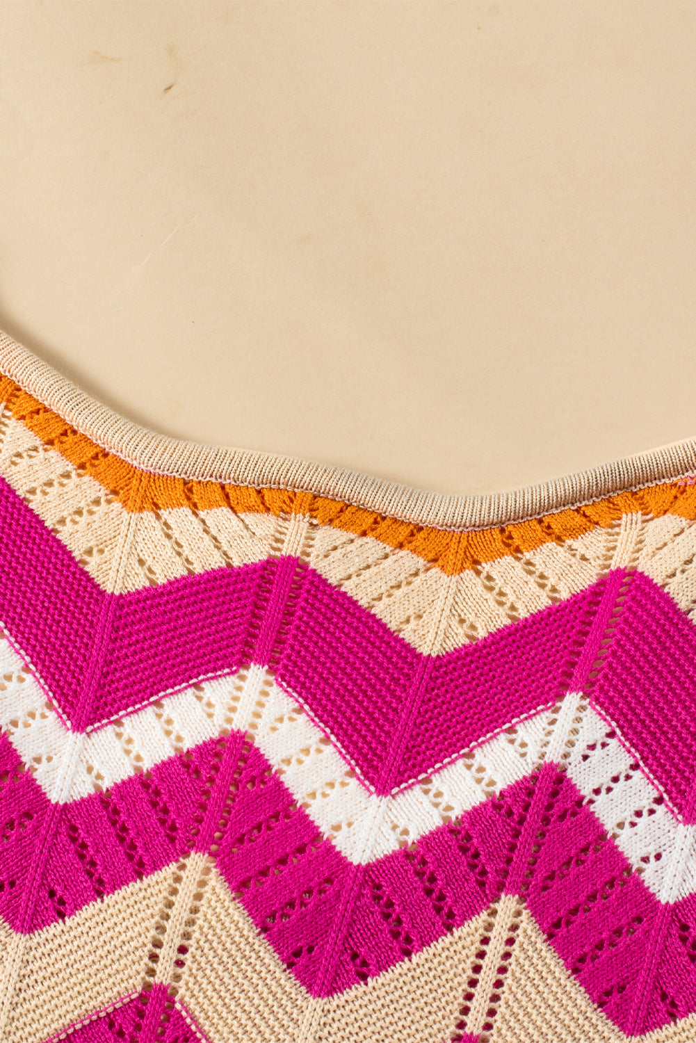 Sweater de manga corta con cuello rosa chevron punkelle