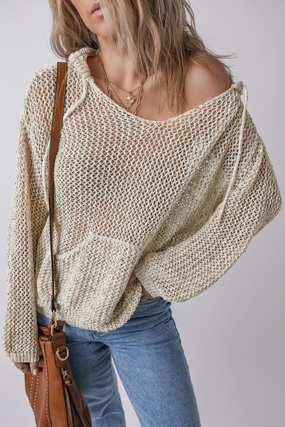 Pull à capuche avec poche kangourou ajourée et col en V